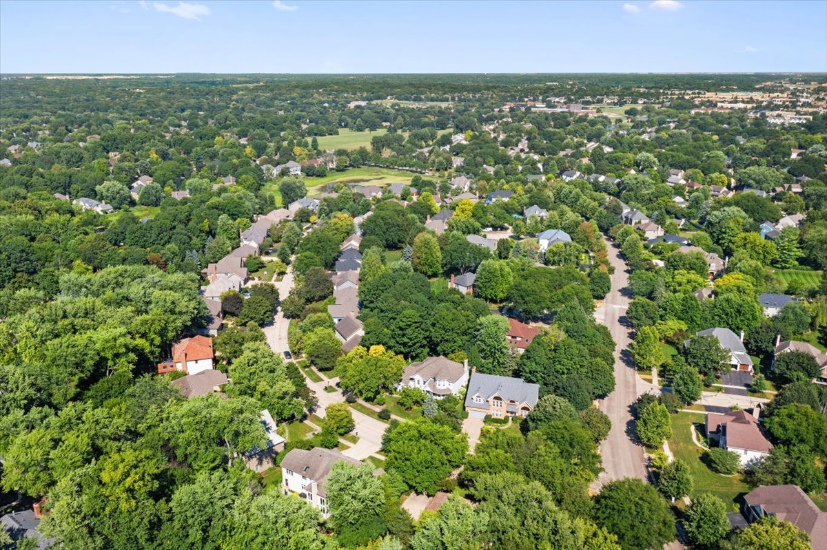 1006 Thoroughbred Circle, St. Charles, IL 60174