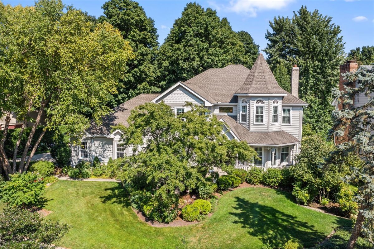1006 Thoroughbred Circle, St. Charles, IL 60174