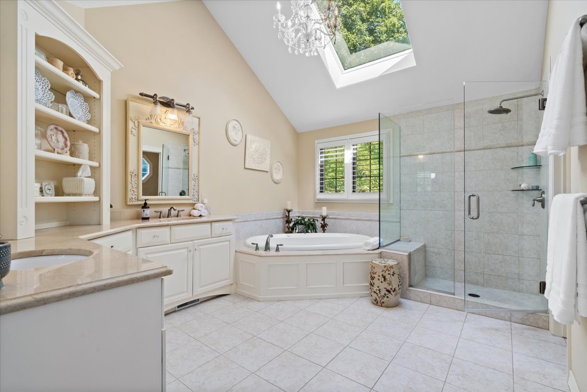 1006 Thoroughbred Circle, St. Charles, IL 60174