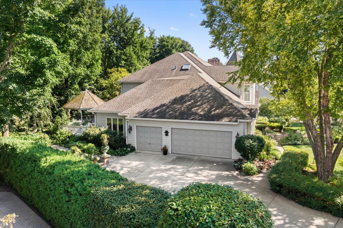1006 Thoroughbred Circle, St. Charles, IL 60174