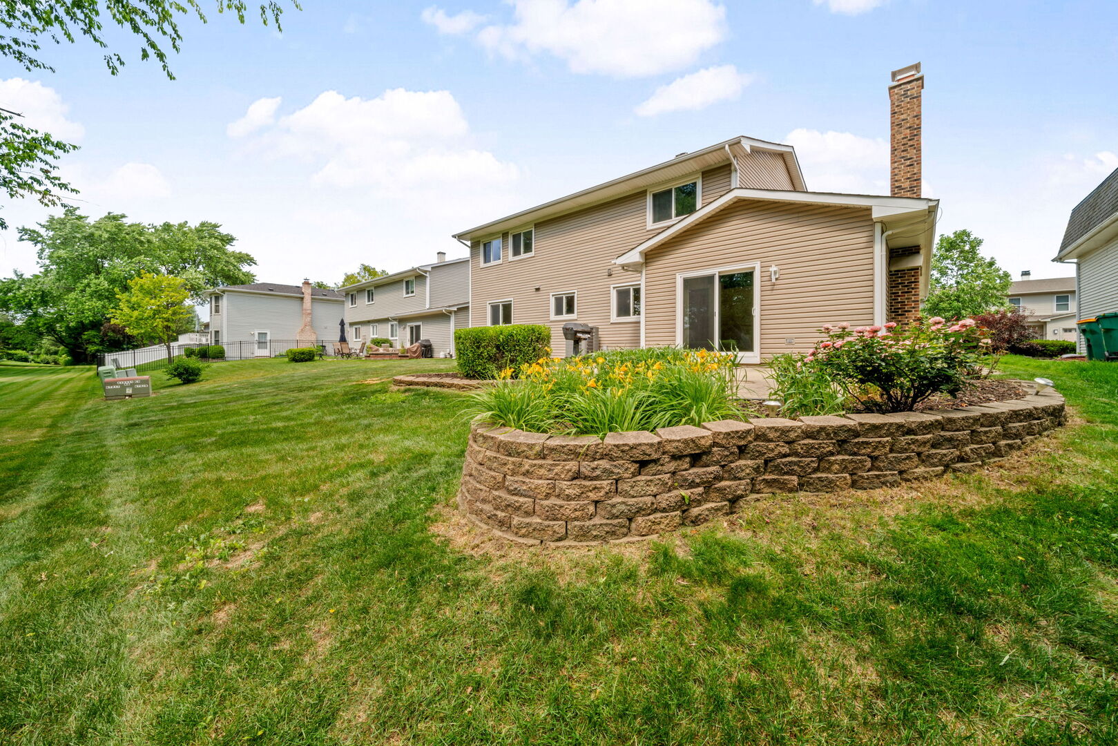 720 Dunhill Drive, Buffalo Grove, IL 60089