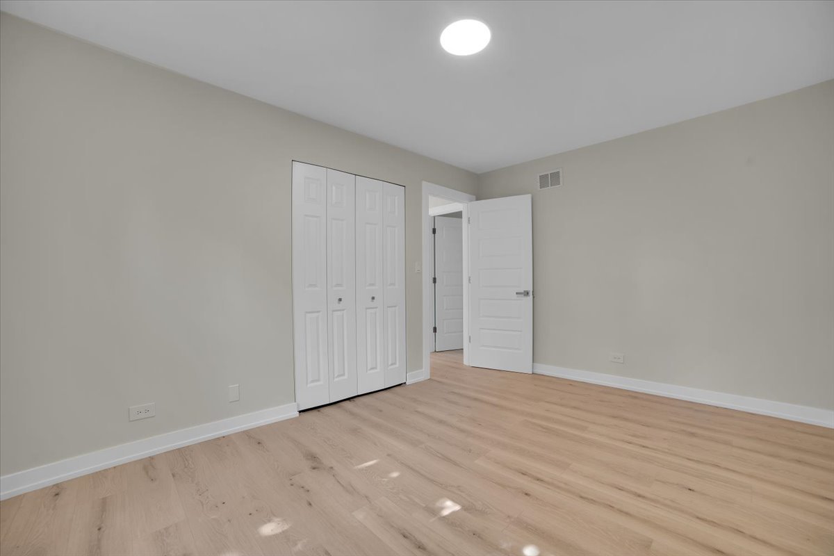 712 Stacie Court, Naperville, IL 60563