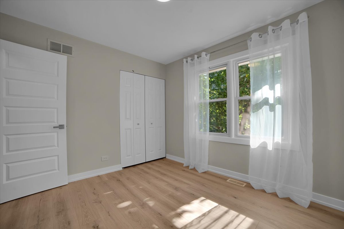 712 Stacie Court, Naperville, IL 60563