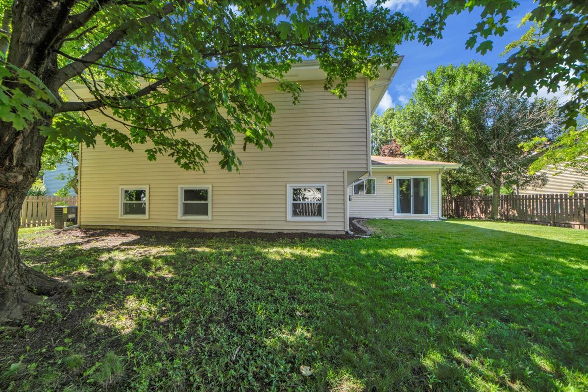712 Stacie Court, Naperville, IL 60563