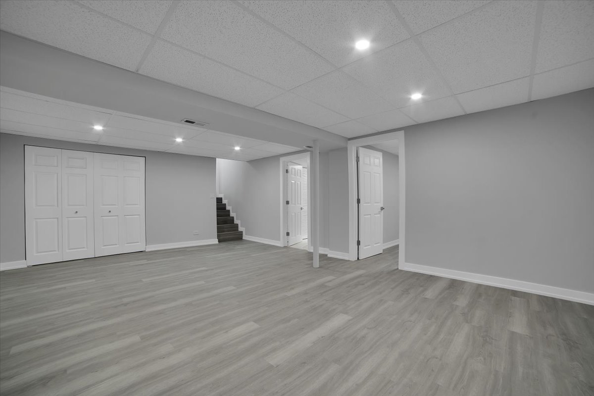 712 Stacie Court, Naperville, IL 60563