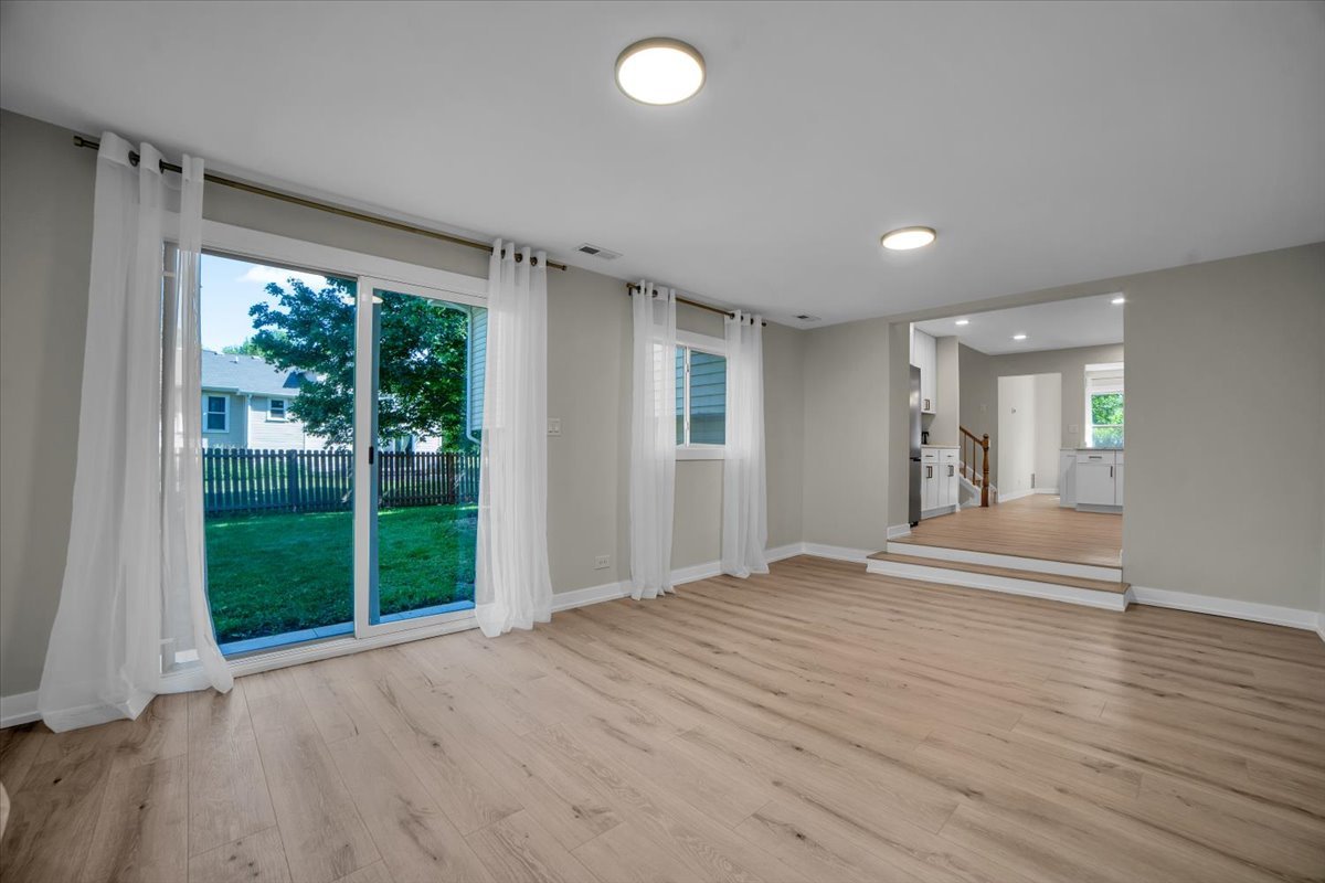 712 Stacie Court, Naperville, IL 60563