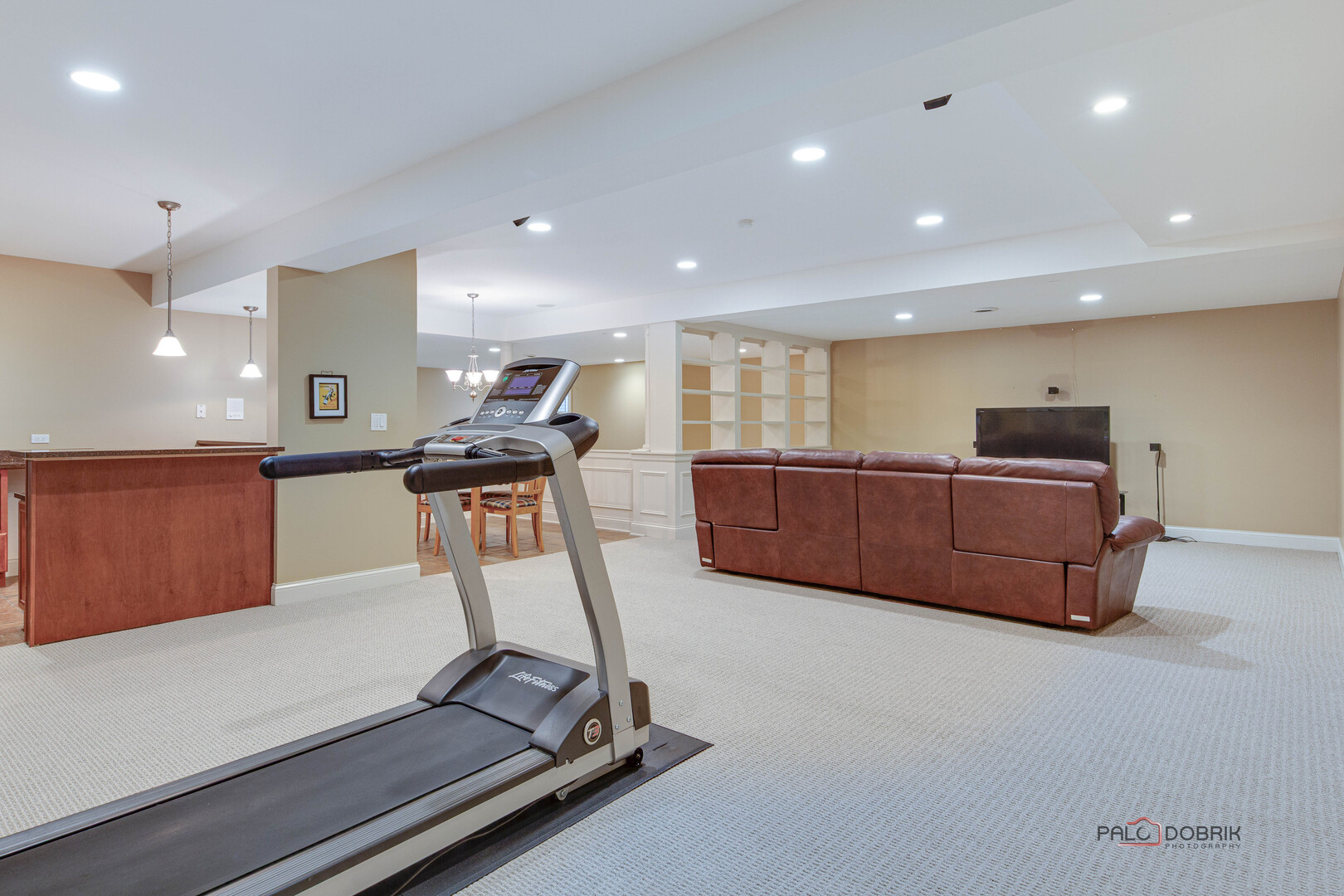 1304 Lingonberry Court, Libertyville, IL 60048
