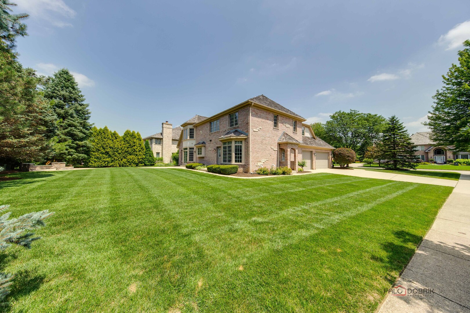 1304 Lingonberry Court, Libertyville, IL 60048