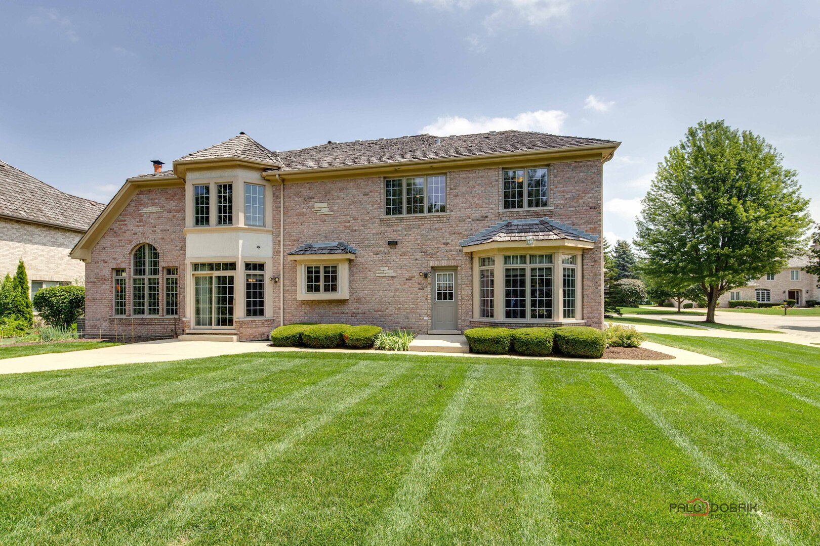 1304 Lingonberry Court, Libertyville, IL 60048