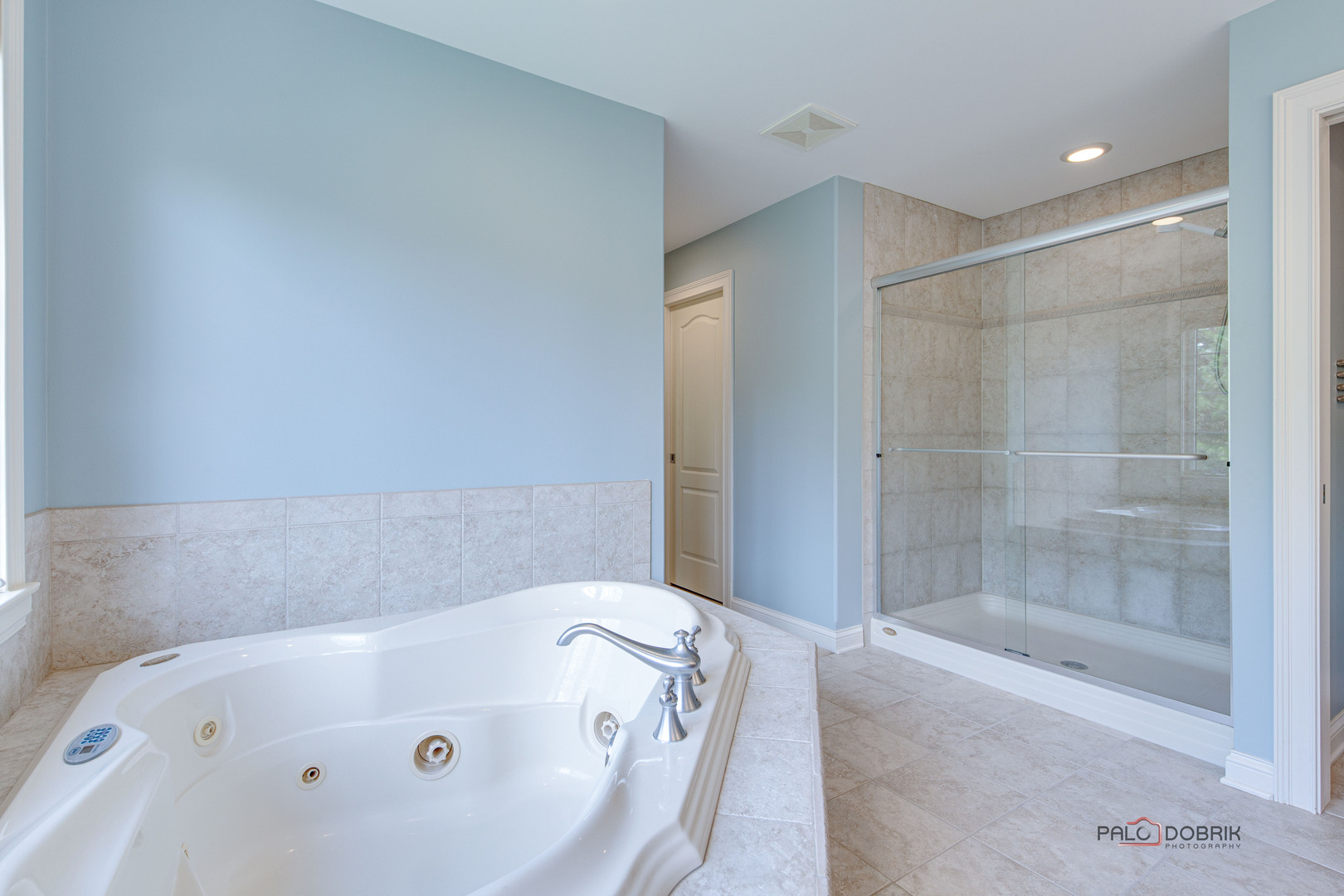 1304 Lingonberry Court, Libertyville, IL 60048
