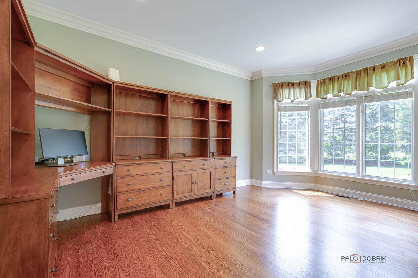 1304 Lingonberry Court, Libertyville, IL 60048