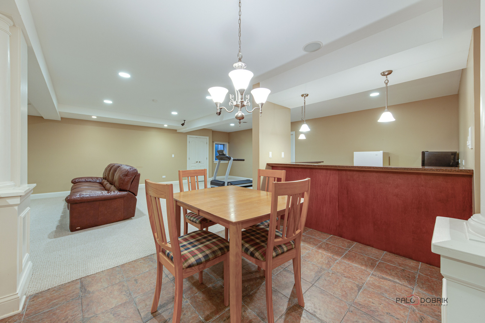 1304 Lingonberry Court, Libertyville, IL 60048