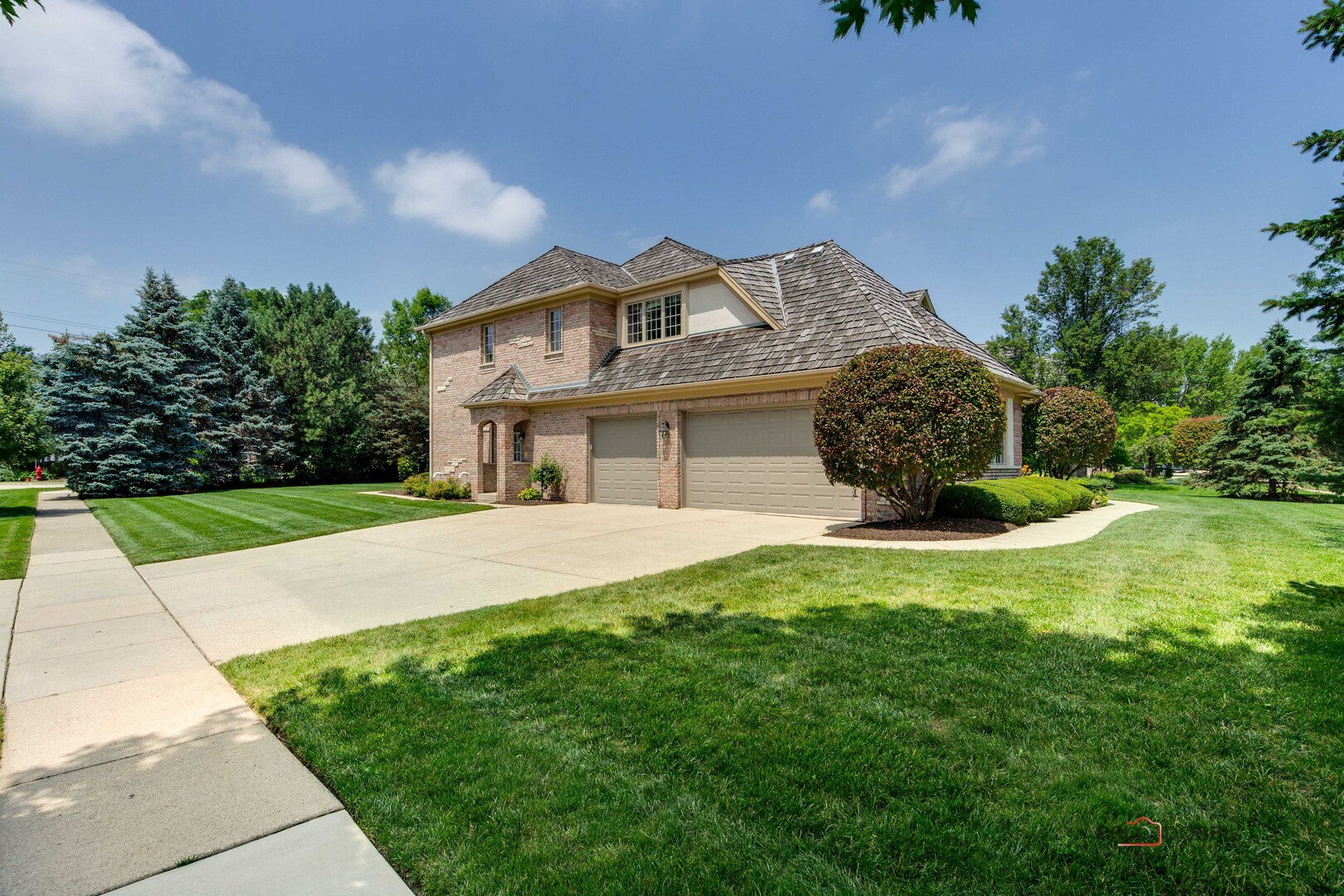 1304 Lingonberry Court, Libertyville, IL 60048
