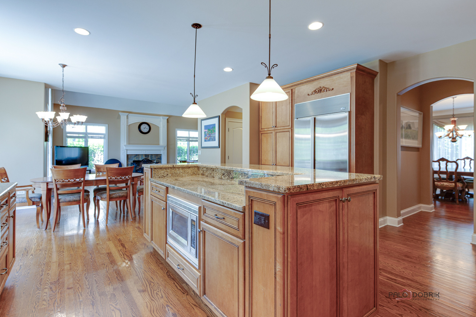 1304 Lingonberry Court, Libertyville, IL 60048