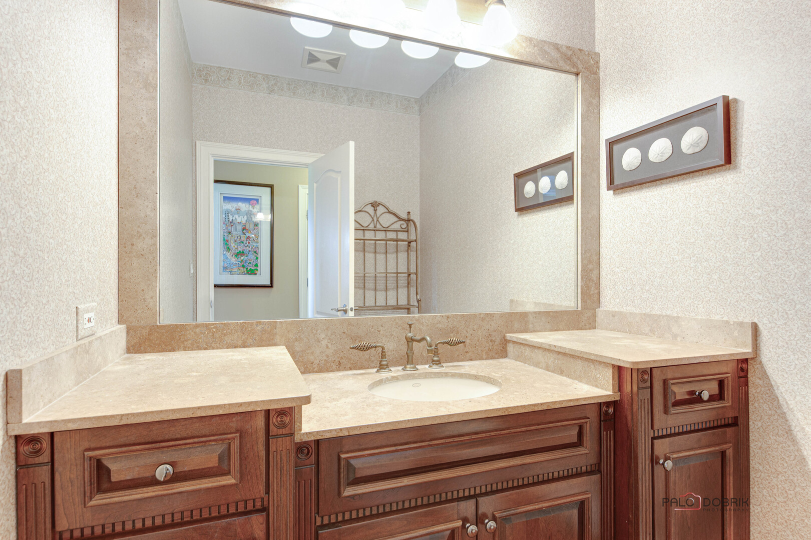 1304 Lingonberry Court, Libertyville, IL 60048