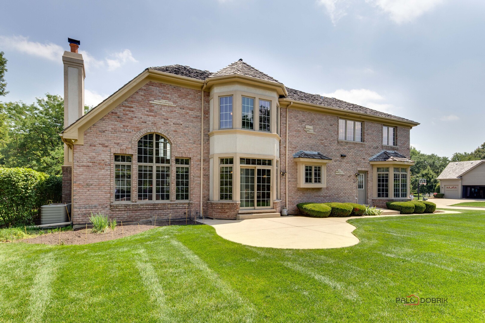 1304 Lingonberry Court, Libertyville, IL 60048