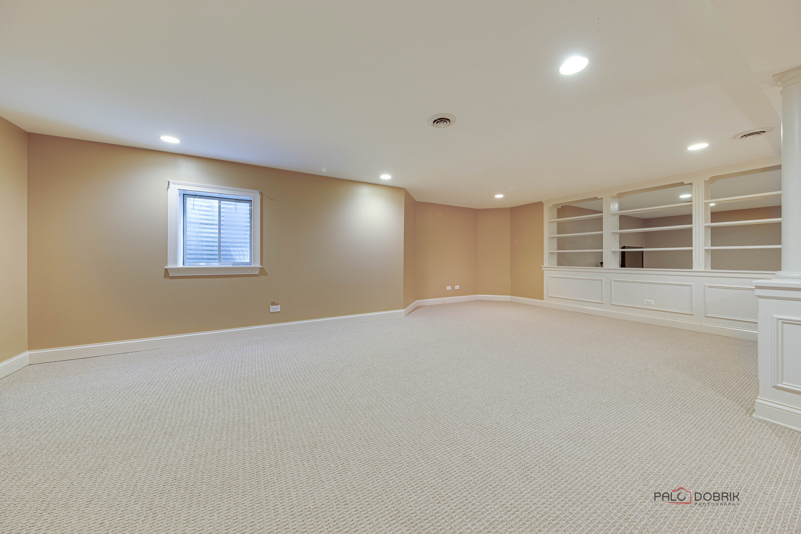 1304 Lingonberry Court, Libertyville, IL 60048