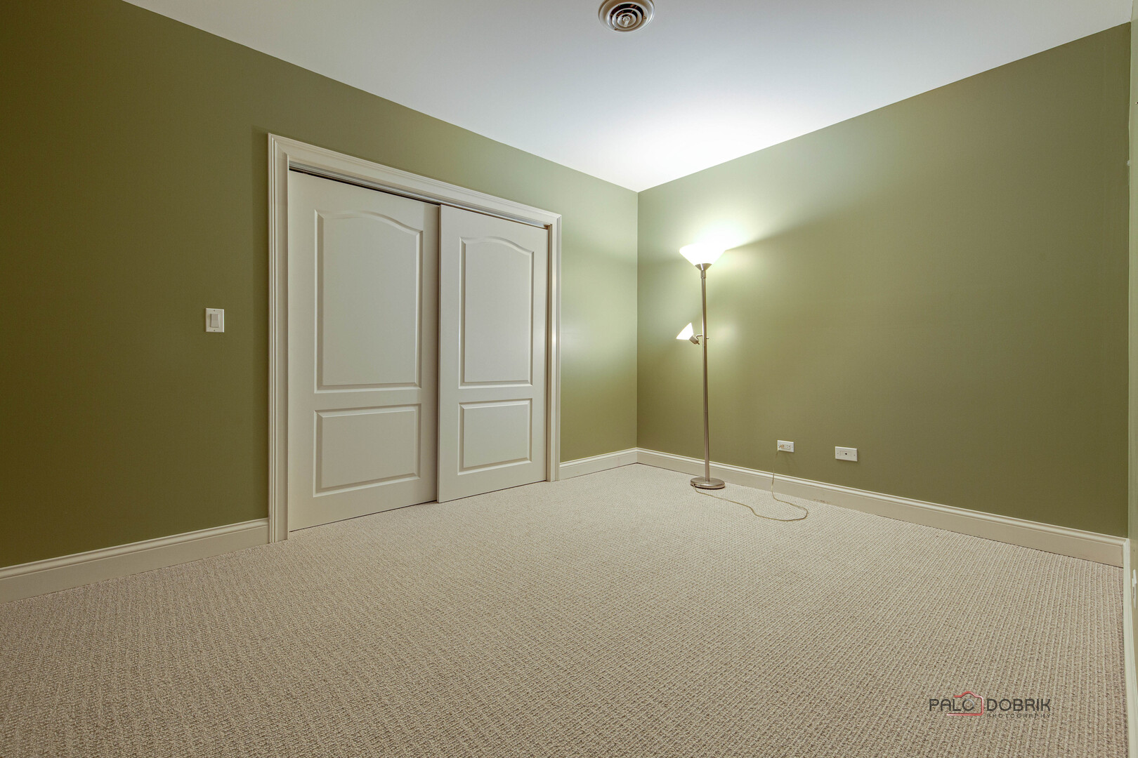 1304 Lingonberry Court, Libertyville, IL 60048