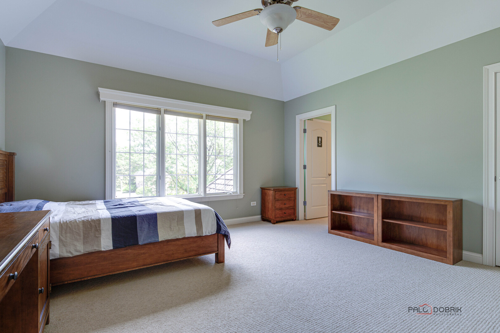 1304 Lingonberry Court, Libertyville, IL 60048