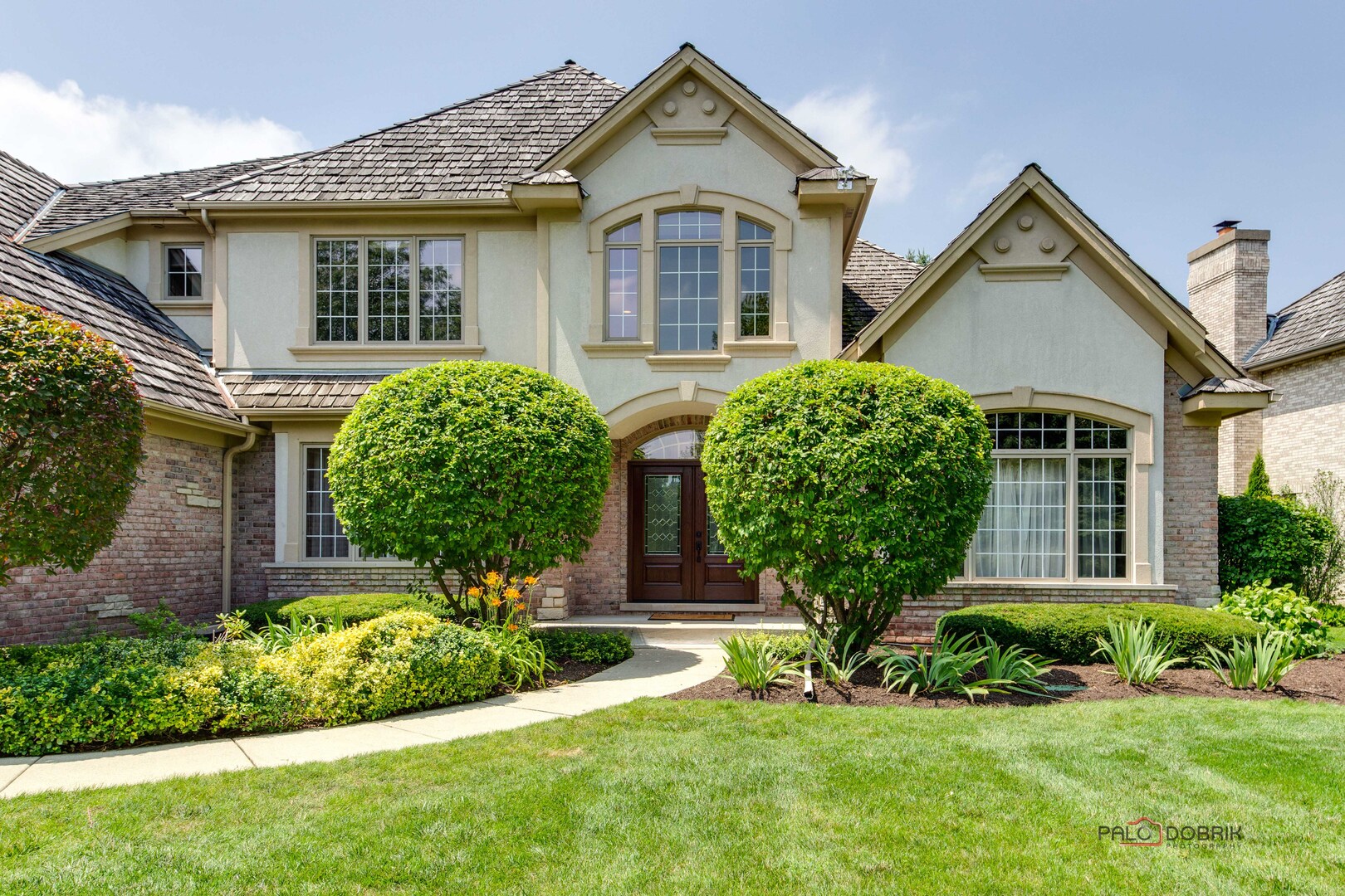 1304 Lingonberry Court, Libertyville, IL 60048