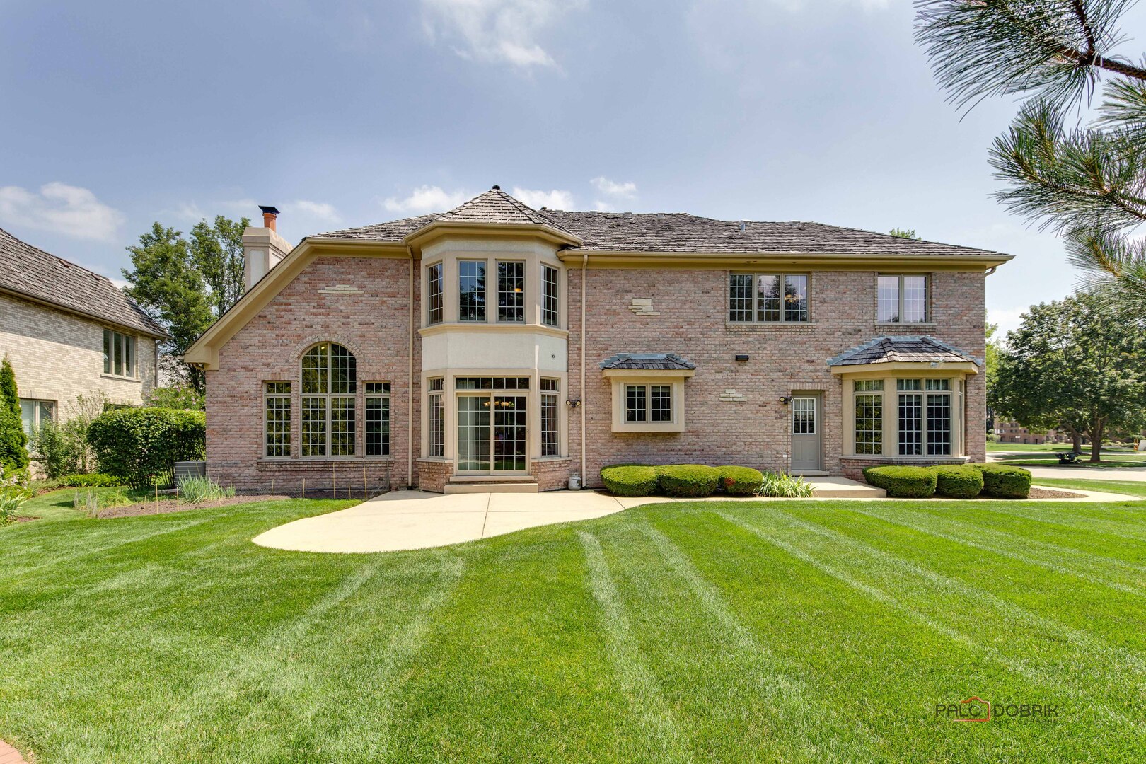 1304 Lingonberry Court, Libertyville, IL 60048