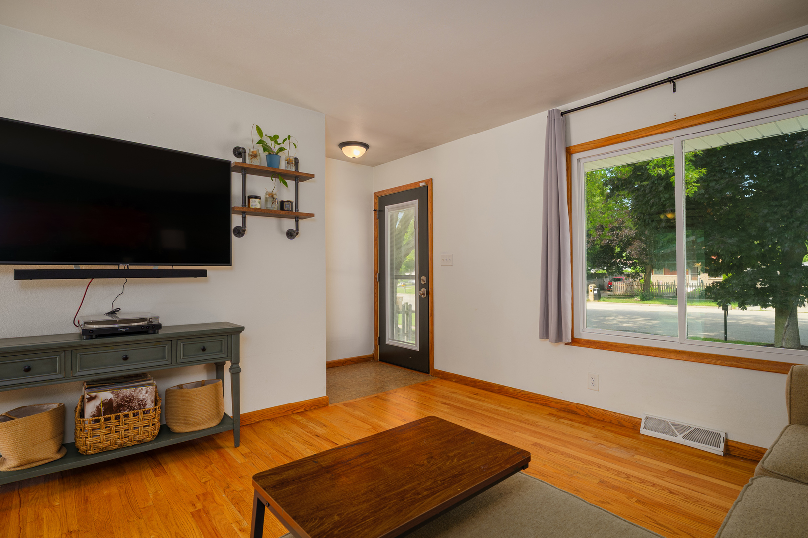 4609 Pershing Boulevard, Kenosha, WI 53144