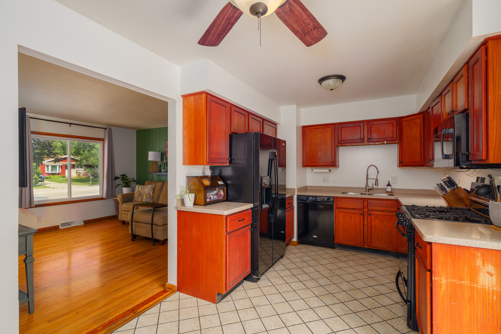 4609 Pershing Boulevard, Kenosha, WI 53144