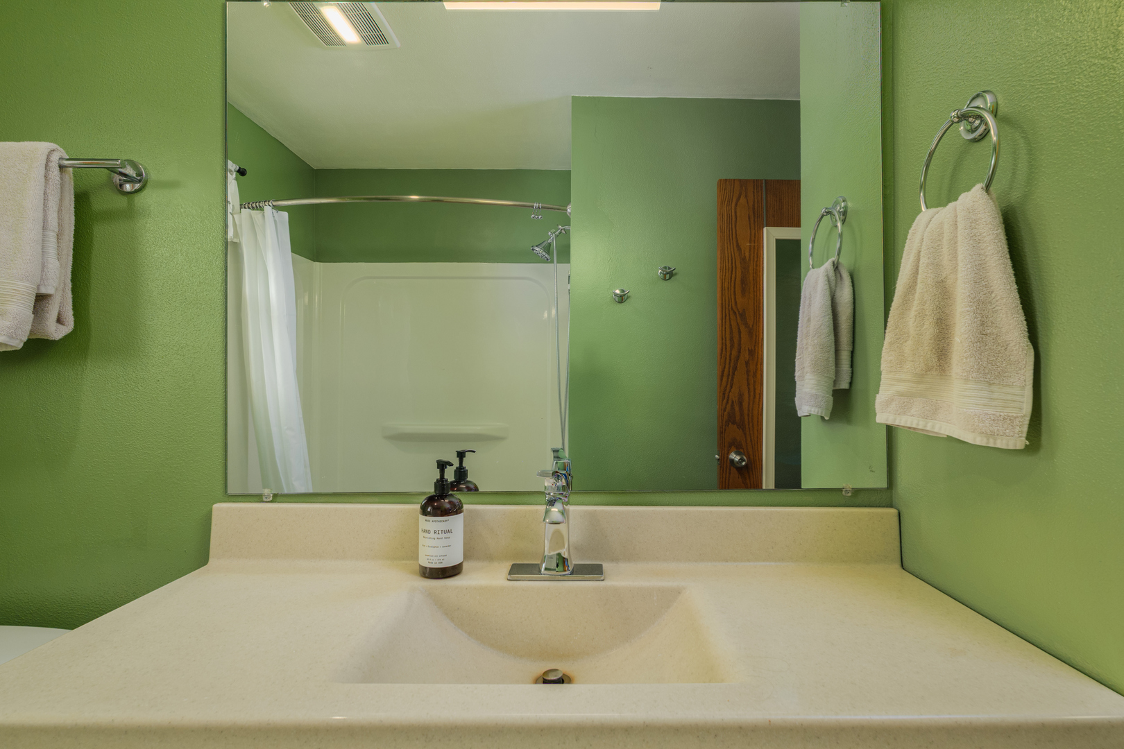 4609 Pershing Boulevard, Kenosha, WI 53144