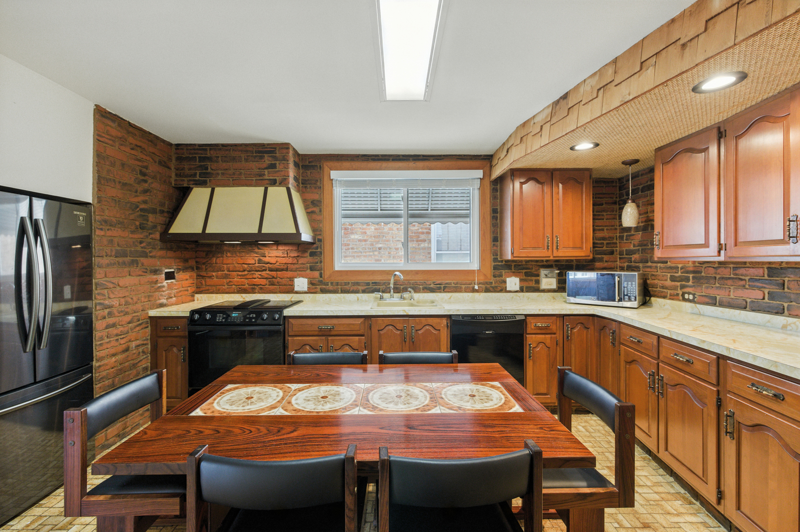 2515 Highland Avenue, Berwyn, IL 60402