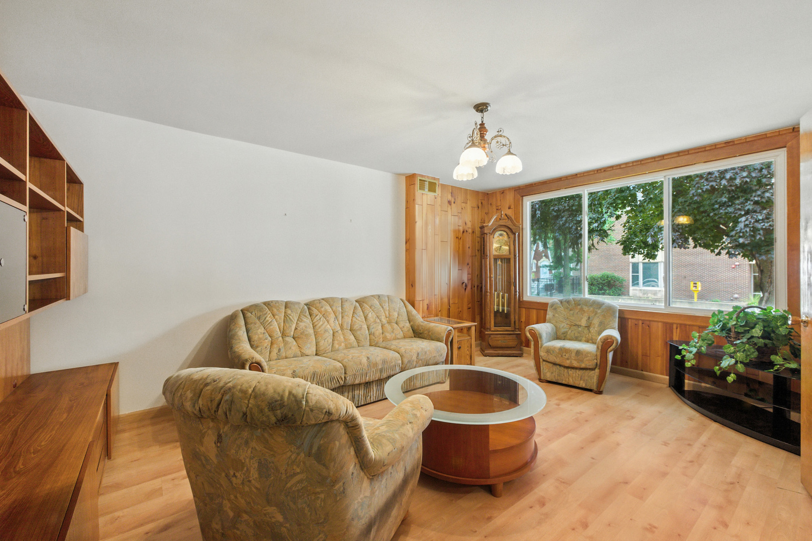 2515 Highland Avenue, Berwyn, IL 60402
