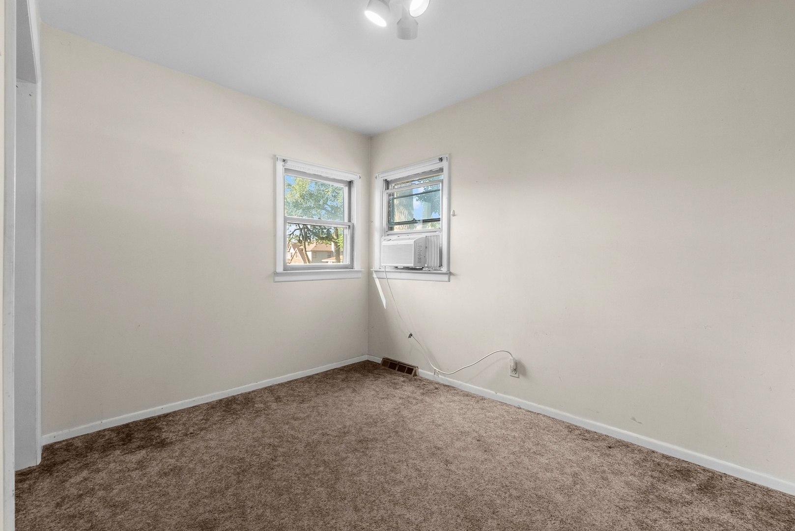 819 S Fairfield Avenue, Lombard, IL 60148