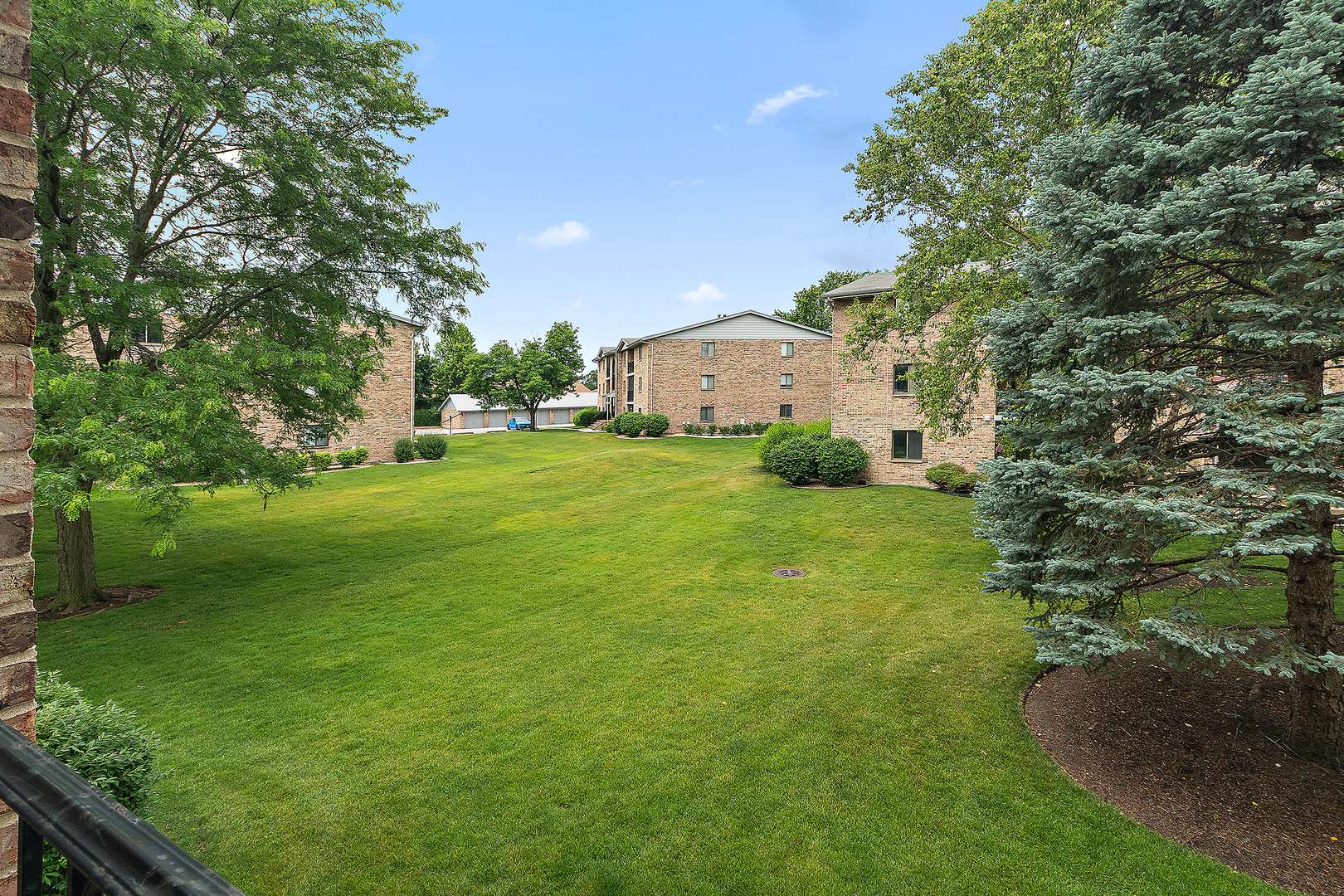 13248 W Circle Drive Parkway #407, Crestwood, IL 60418