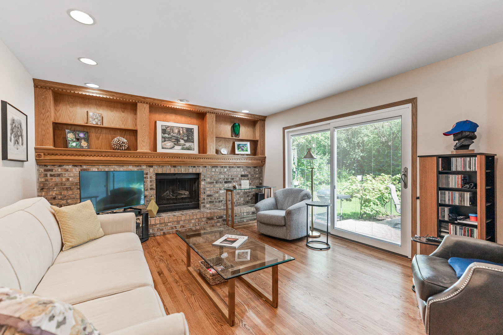 729 Hickory Lane, Carol Stream, IL 60188