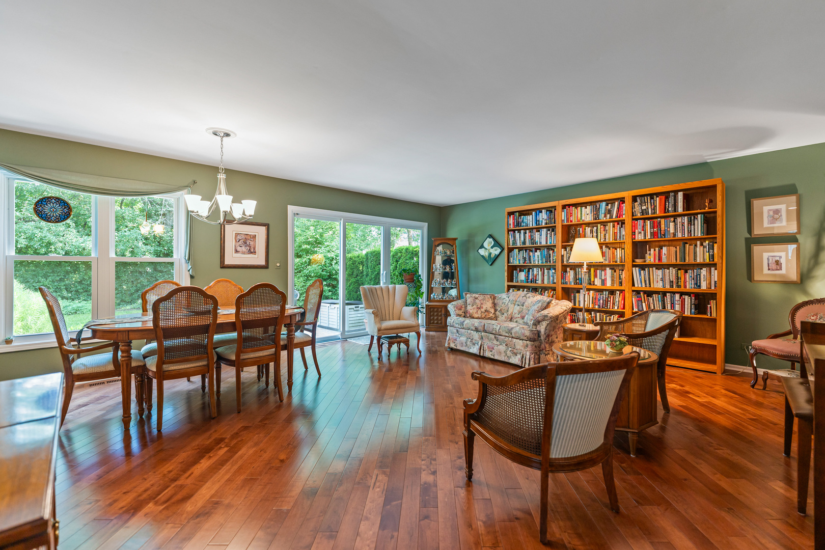 729 Hickory Lane, Carol Stream, IL 60188