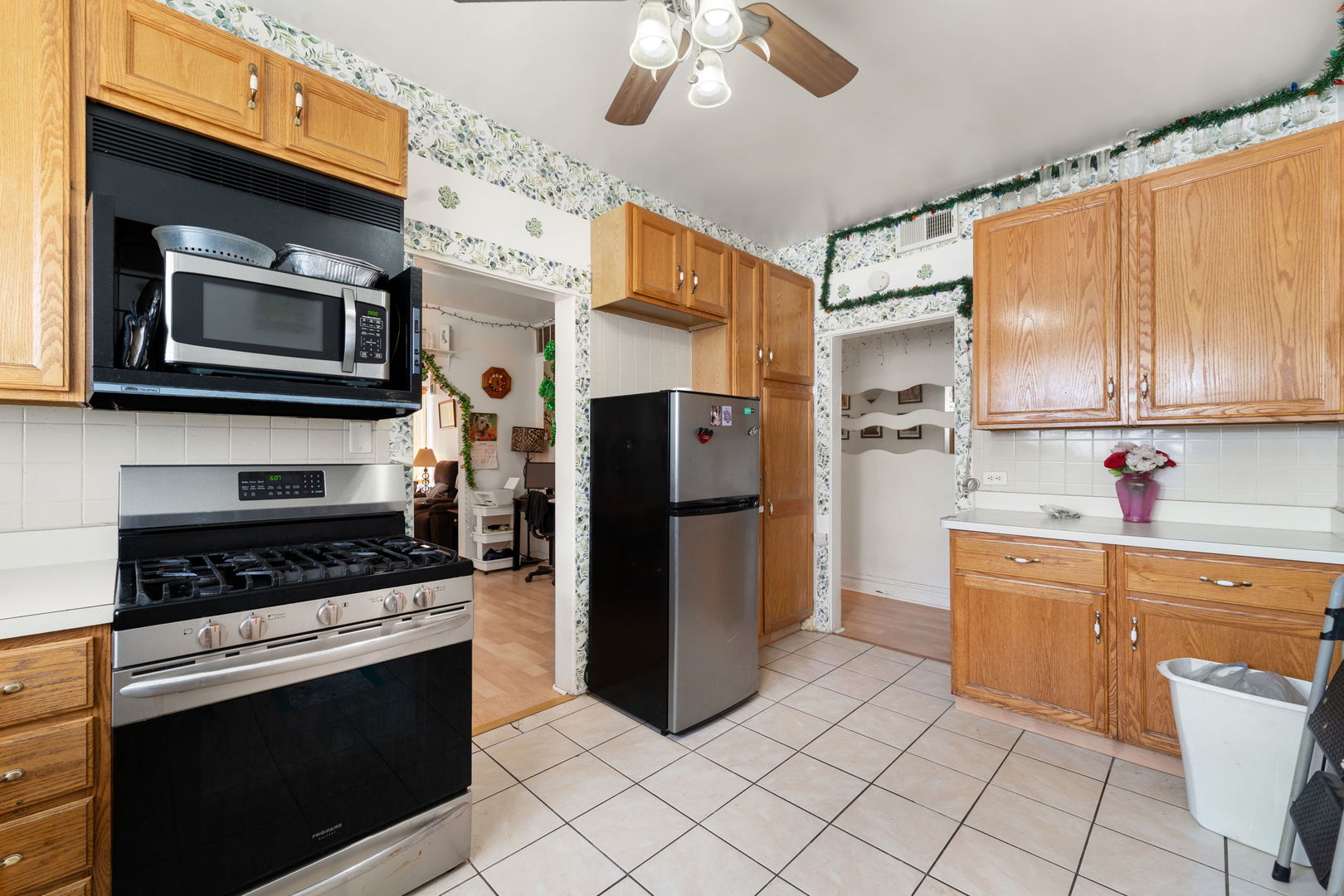 6021 S Archer Road, Summit, IL 60501