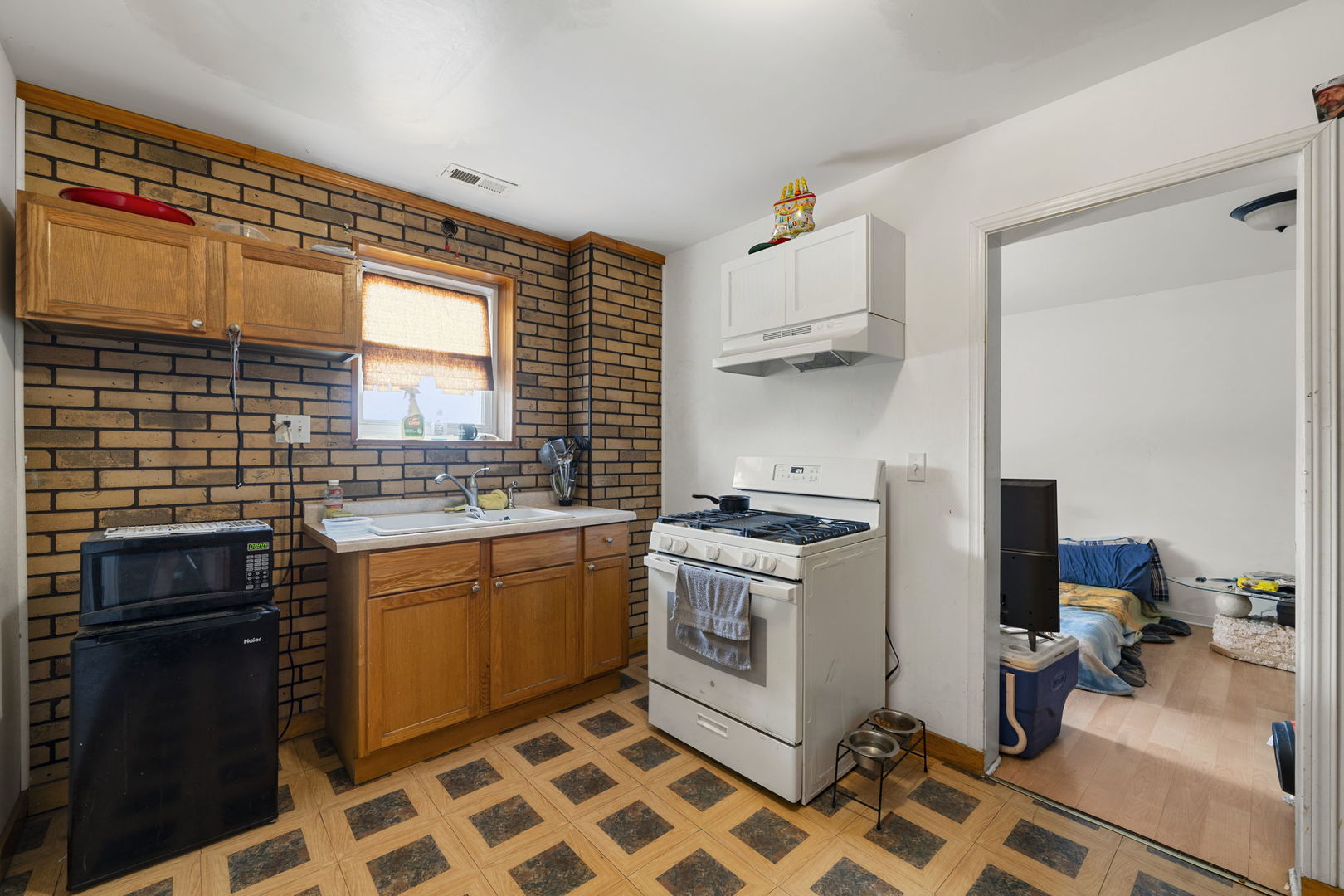 6021 S Archer Road, Summit, IL 60501