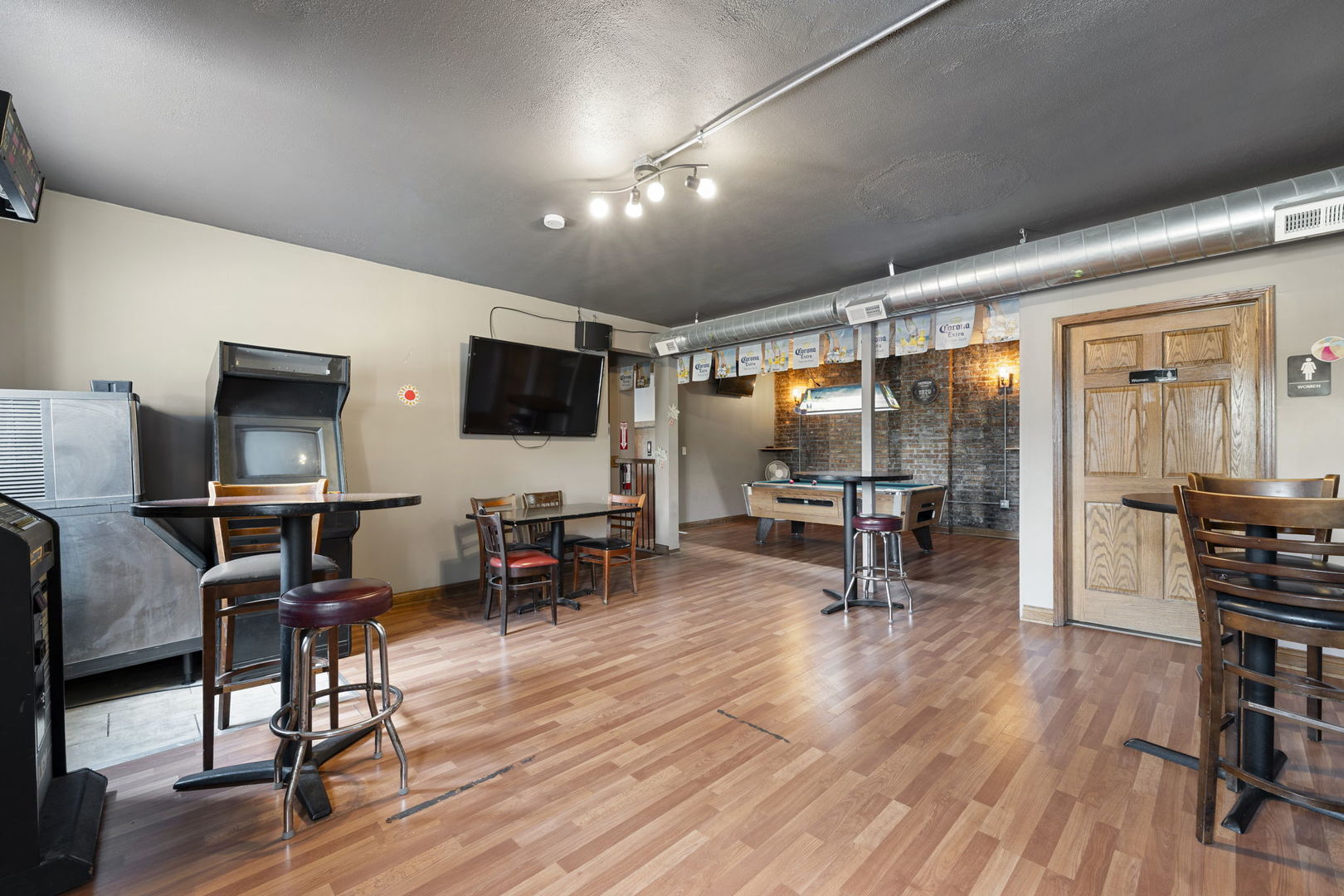 6021 S Archer Road, Summit, IL 60501