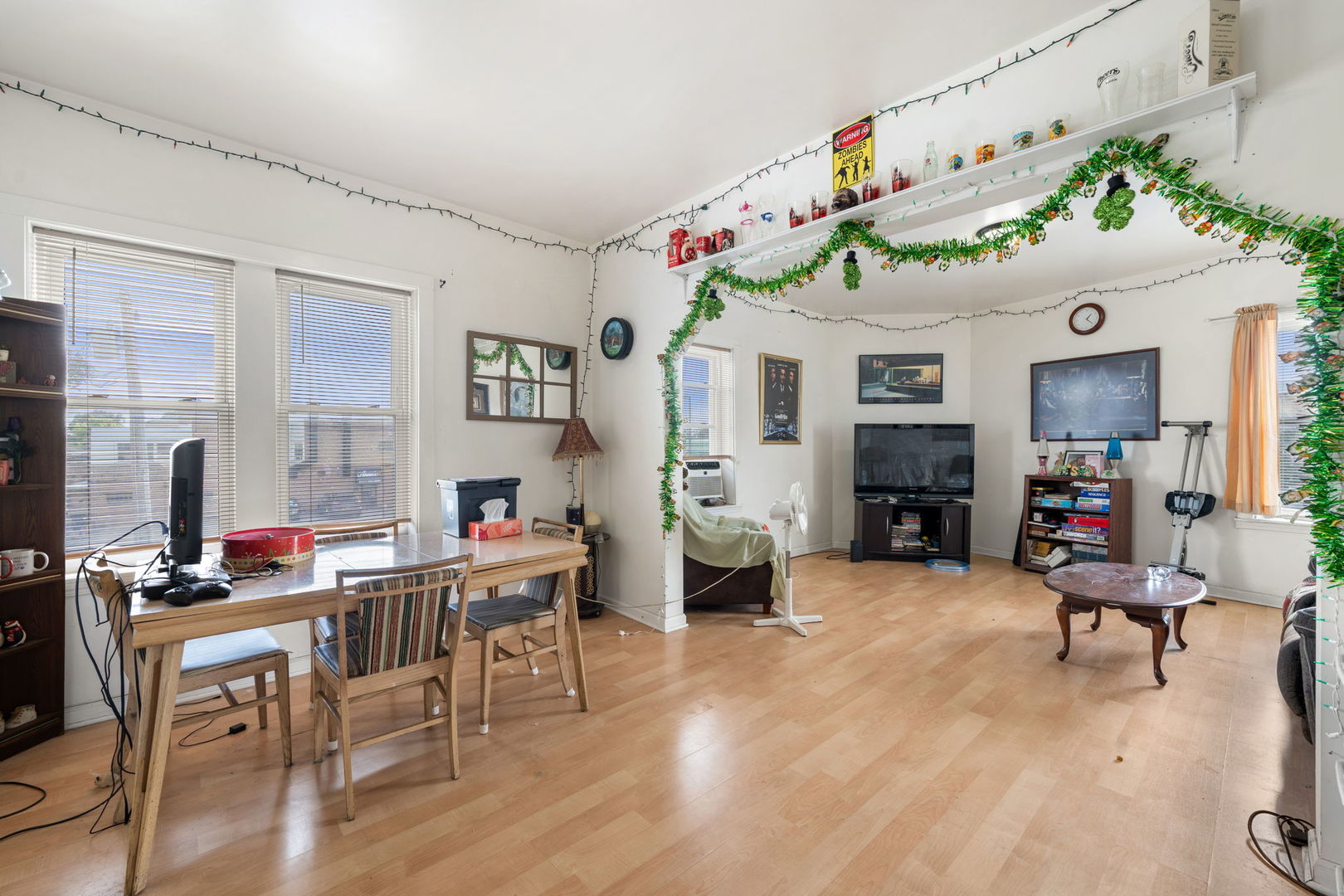 6021 S Archer Road, Summit, IL 60501