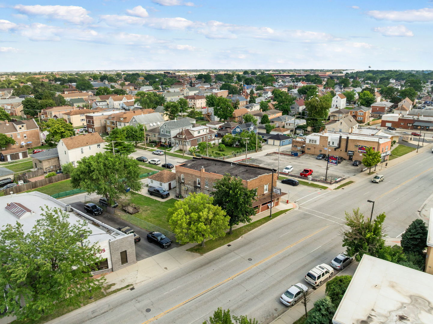6021 S Archer Road, Summit, IL 60501