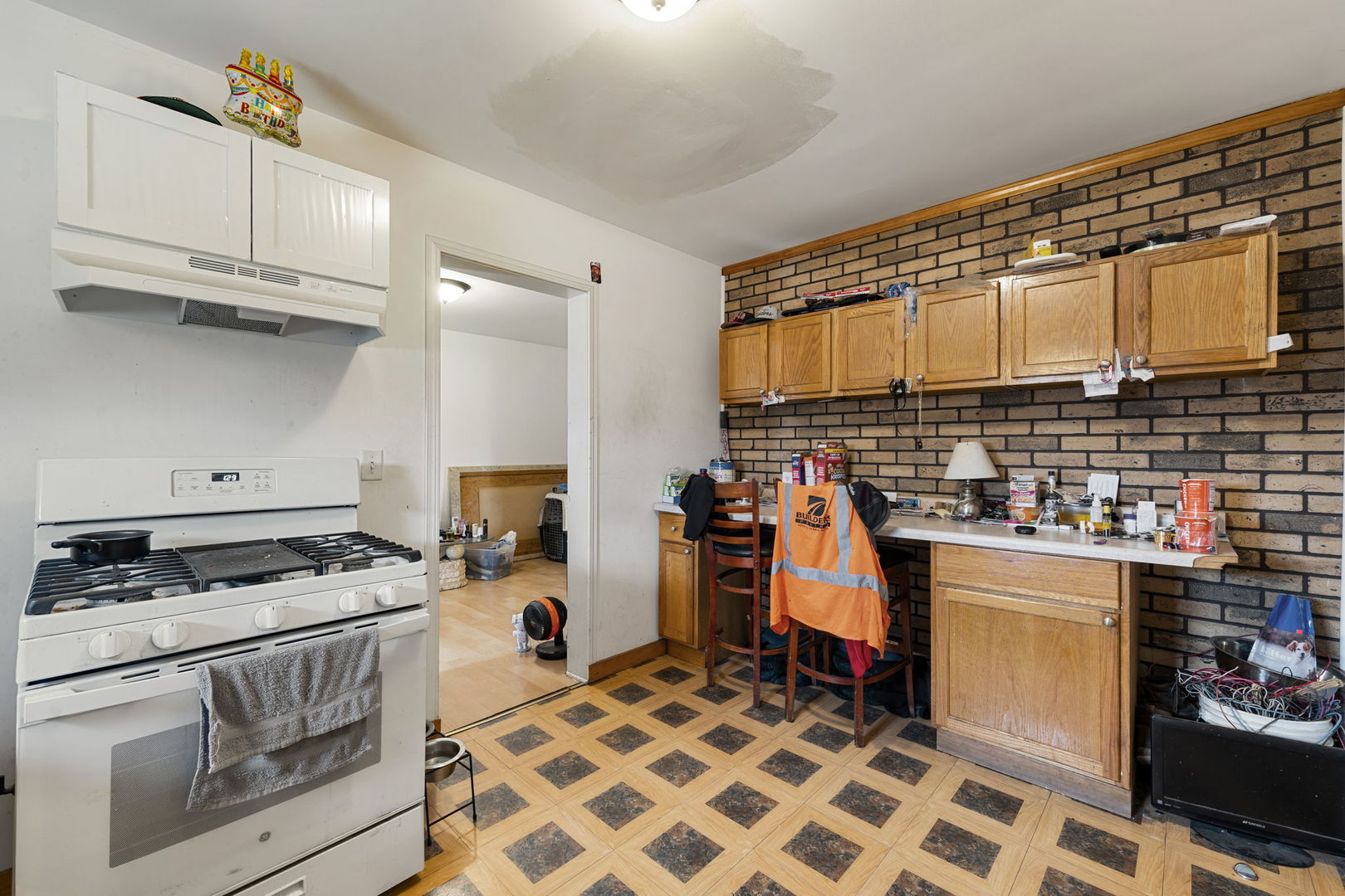 6021 S Archer Road, Summit, IL 60501