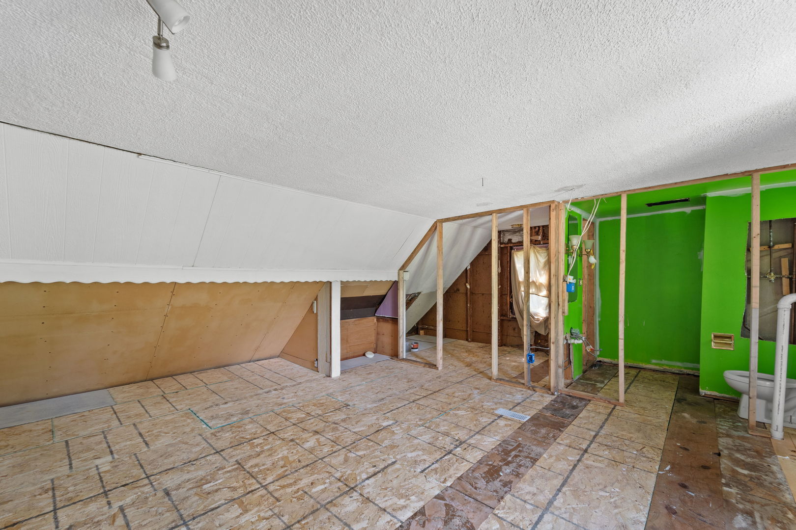 430 Elm Court, Twin Lakes, WI 53181