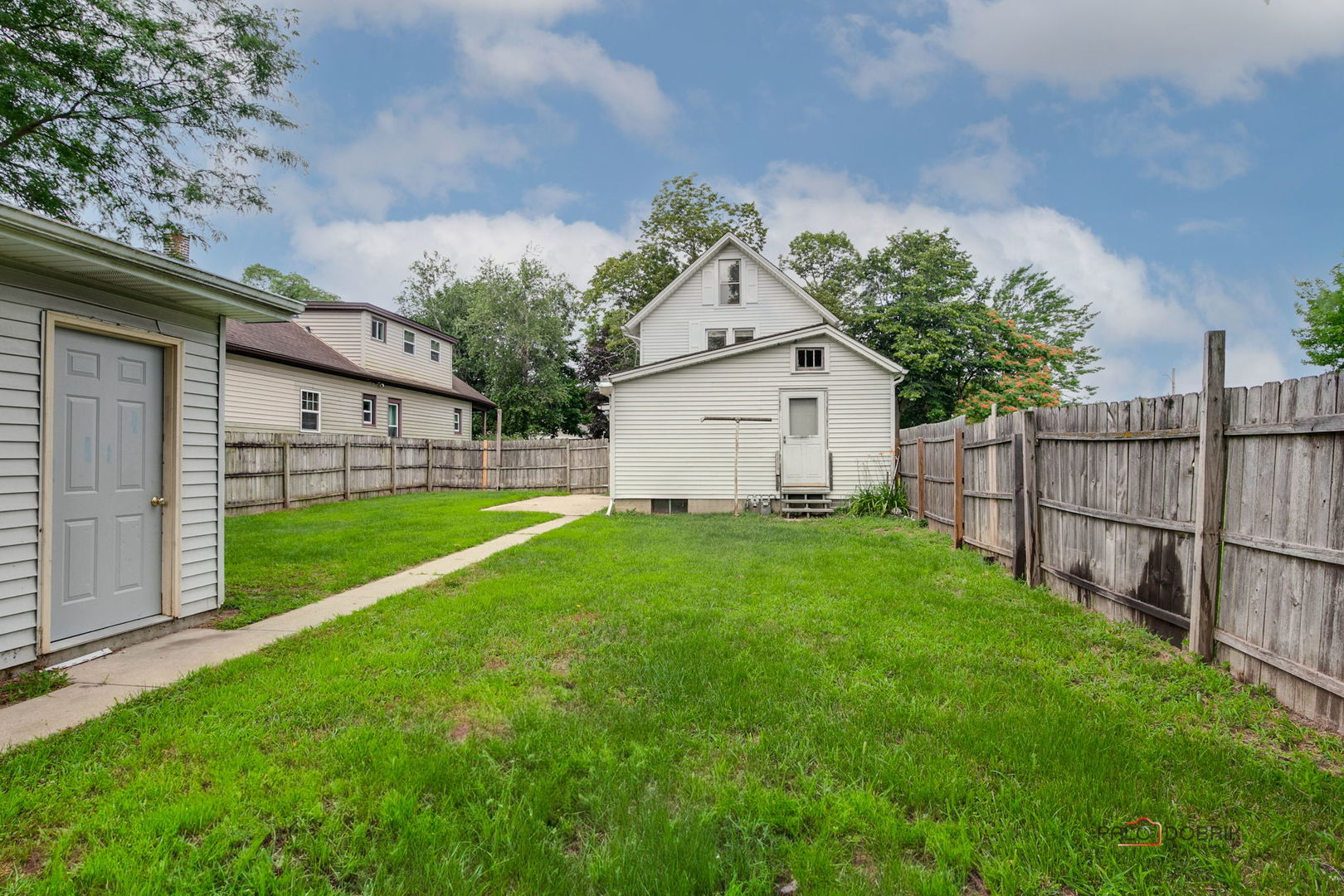3003 Elizabeth Avenue, Zion, IL 60099