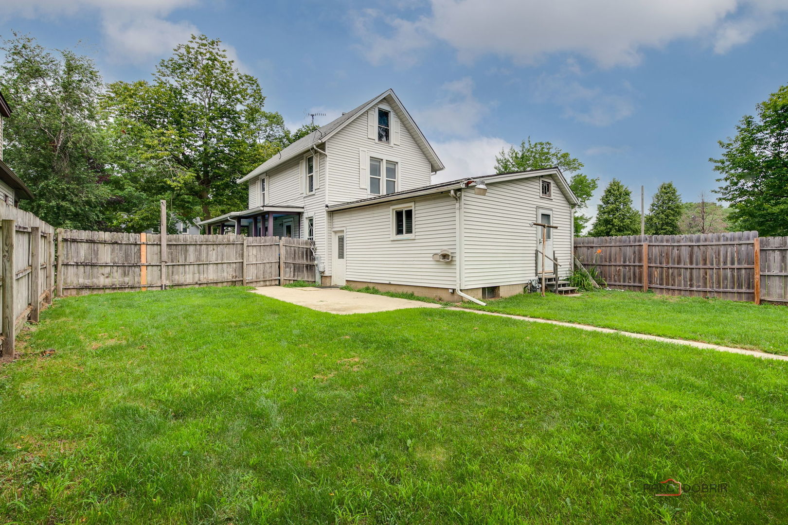 3003 Elizabeth Avenue, Zion, IL 60099