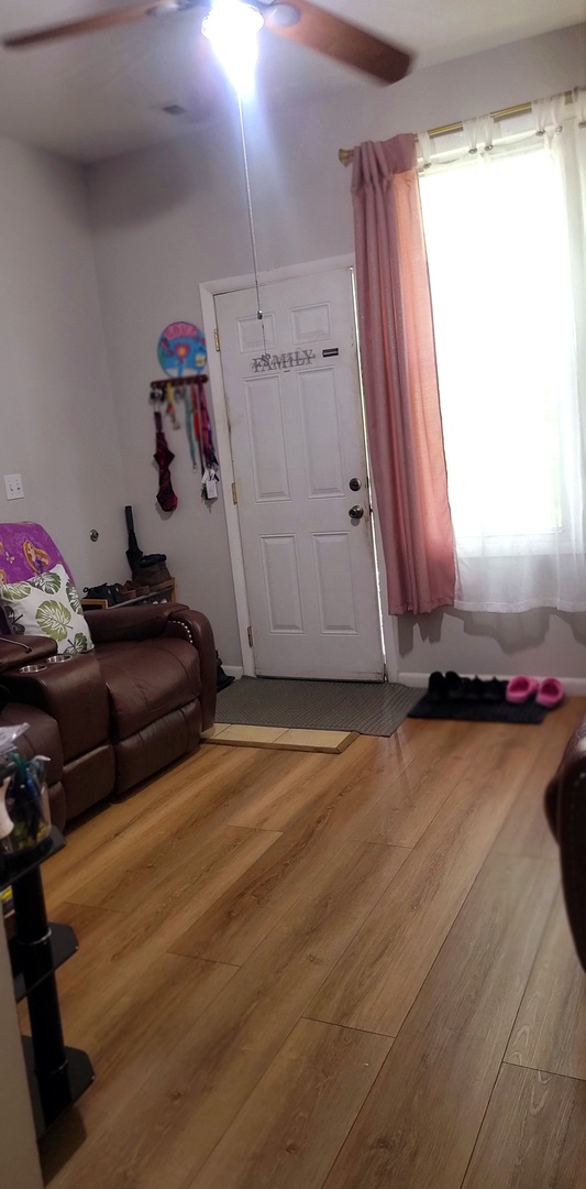 4751 S Hoyne Avenue, Chicago, IL 60609