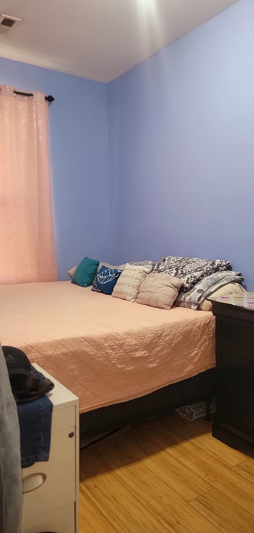 4751 S Hoyne Avenue, Chicago, IL 60609