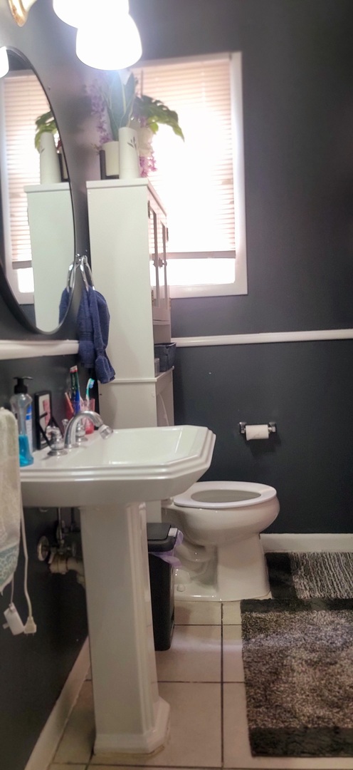 4751 S Hoyne Avenue, Chicago, IL 60609