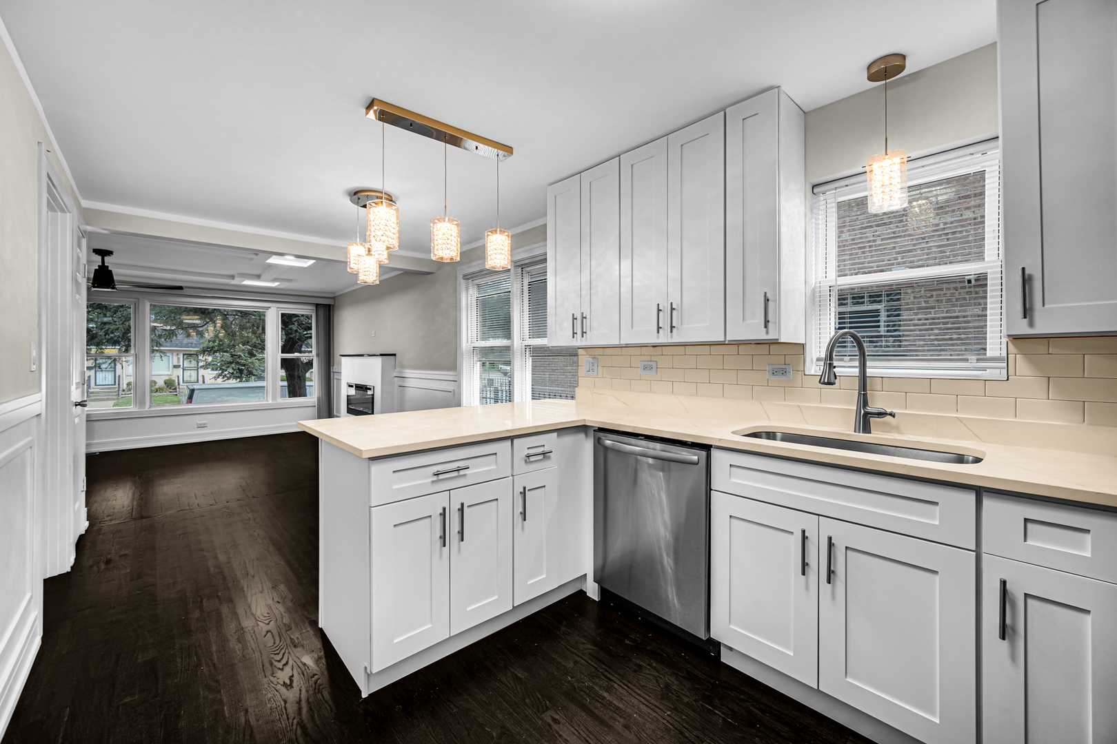 55 E 75th Street, Chicago, IL 60619