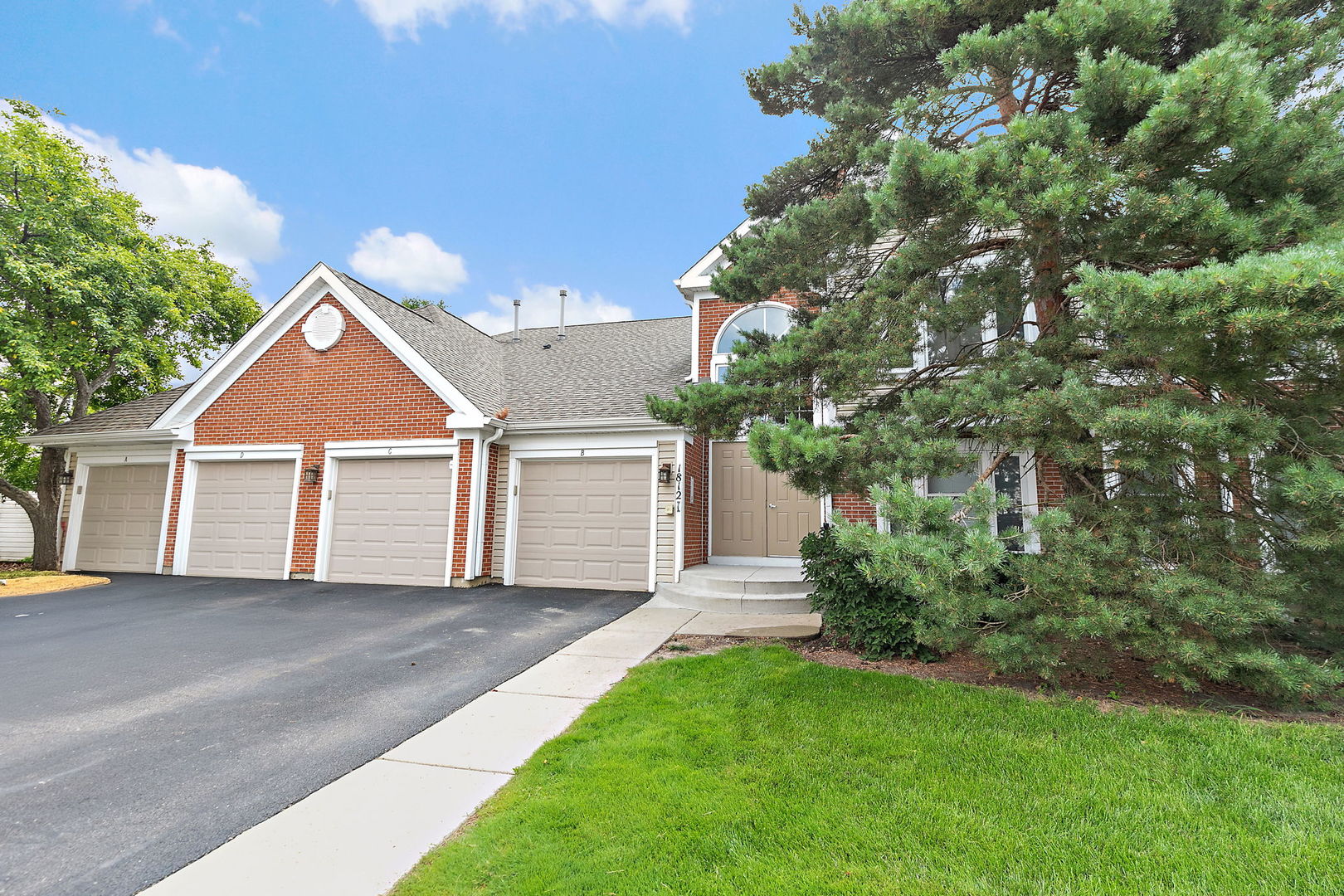 1812 Fox Run Drive #A, Elk Grove Village, IL 60007