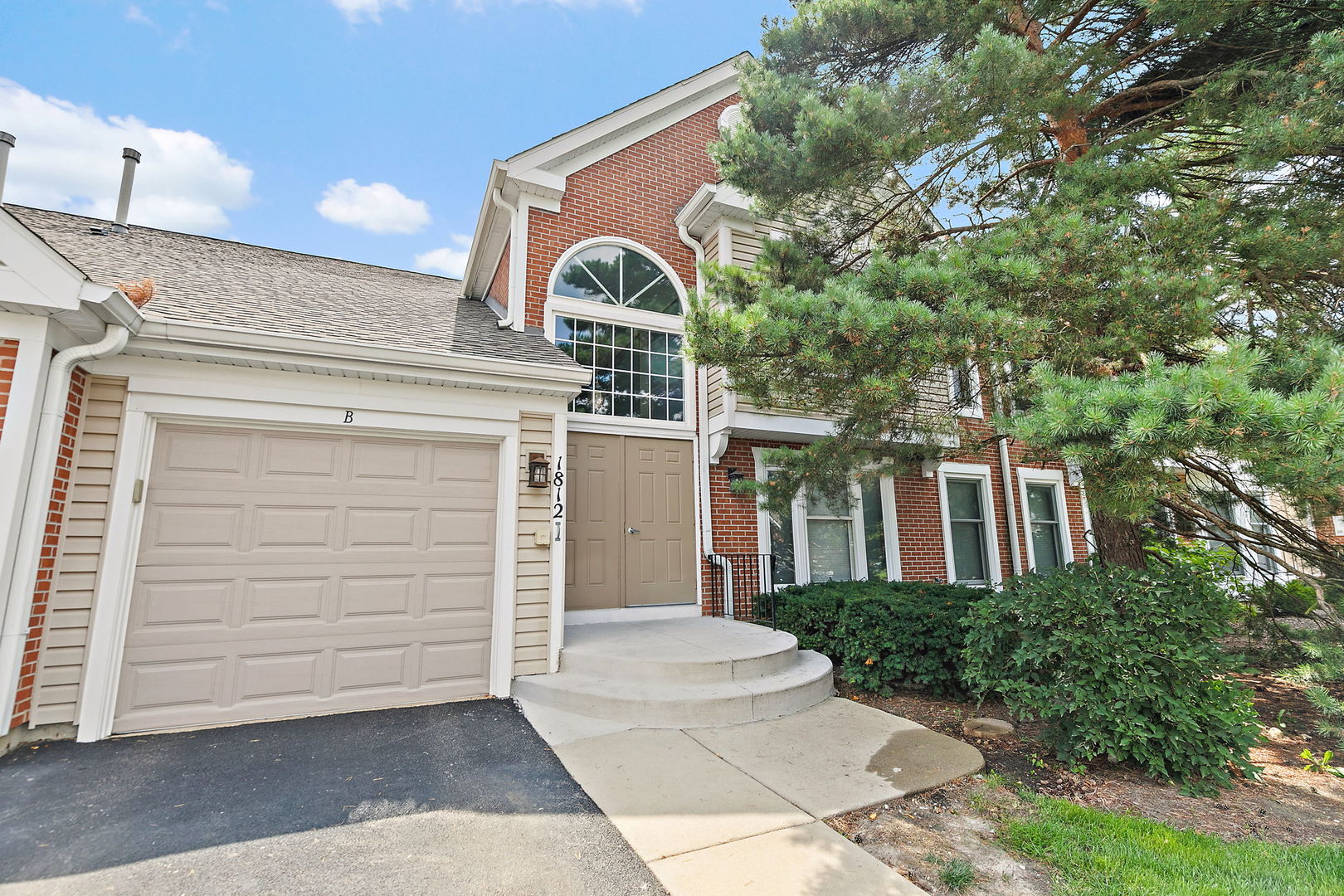 1812 Fox Run Drive #A, Elk Grove Village, IL 60007