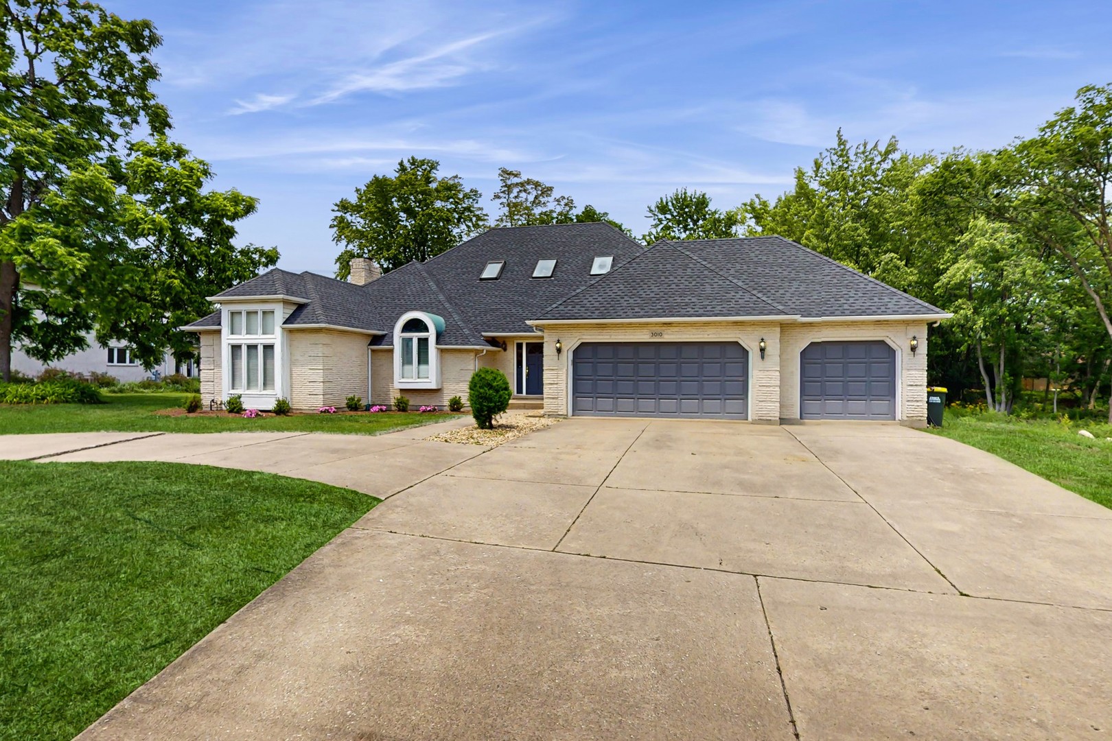 3010 35th Street, Oak Brook, IL 60523
